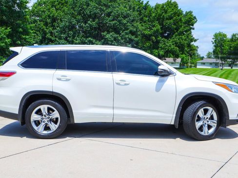 Used 2014 Toyota Highlander Limited Platinum AWD/4WD image 5