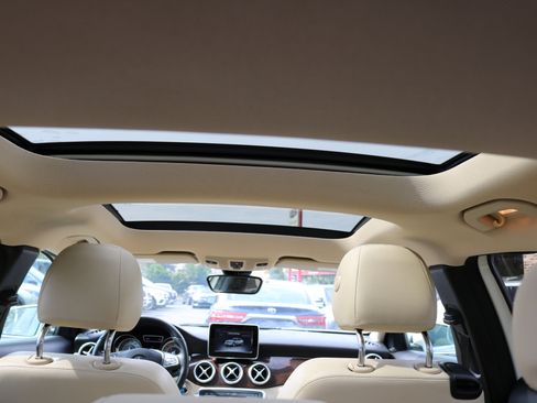 Used 2016 Mercedes-Benz GLA 250 image 41