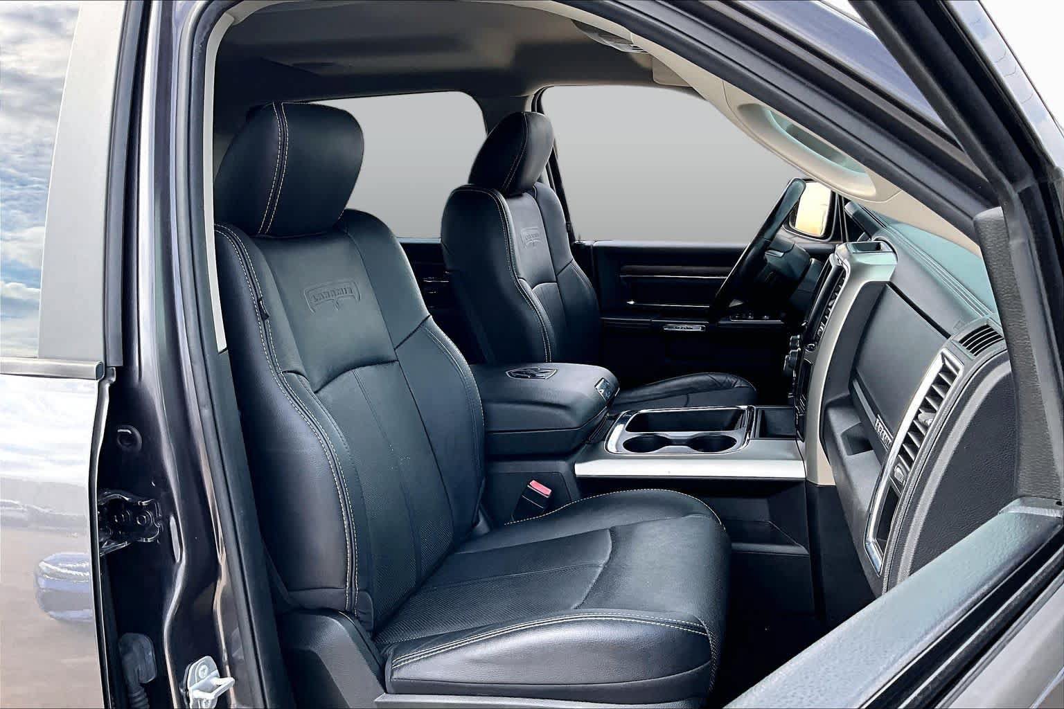Used 2018 RAM 1500 Laramie w/ Convenience Group AWD/4WD image 9