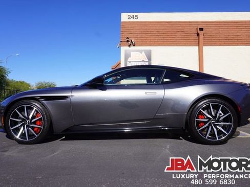 Used 2020 Aston Martin DB11 Coupe image 22