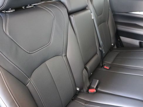 Certified 2025 INFINITI QX60 Luxe w/ Vision Package image 33