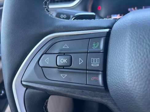 Certified 2025 Jeep Grand Cherokee Limited AWD/4WD image 26
