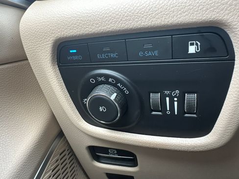 Used 2022 Jeep Grand Cherokee Limited 4xe AWD/4WD image 12