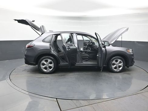 Used 2023 Honda HR-V LX image 43