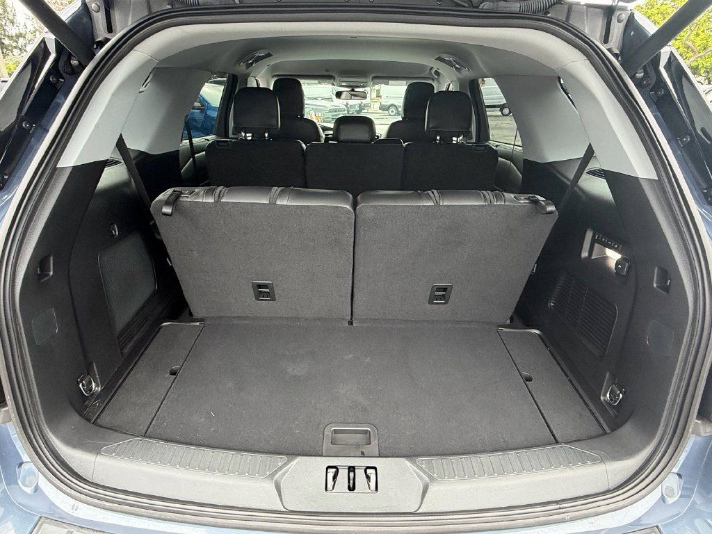 Used 2021 Ford Explorer Limited w/ Hybrid Equipment Group 310A RWD image 16