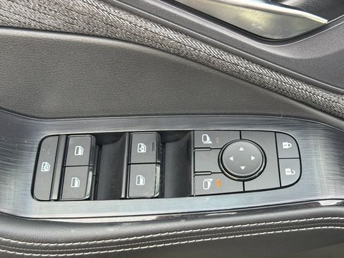 Certified 2023 Nissan Rogue SV image 17