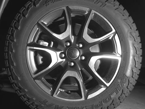 Used 2025 Jeep Compass Trailhawk image 12