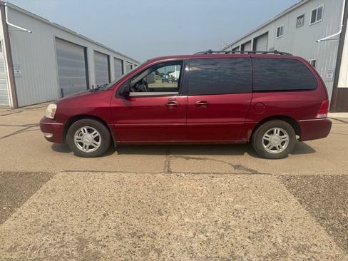 Used 2005 Ford Freestar SEL FWD image 8