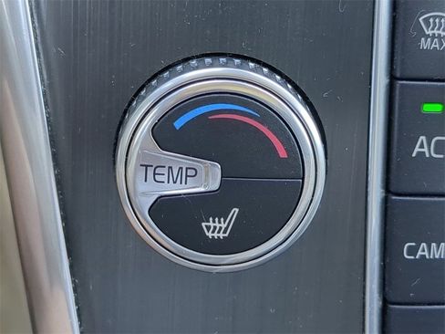 Used 2015 Volvo XC60 T5 Premier w/ Proximity Package image 25