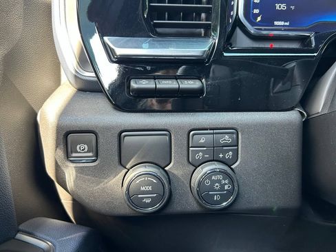 Used 2025 Chevrolet Silverado 1500 High Country w/ Technology Package RWD image 50