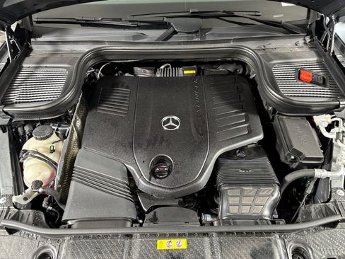 Certified 2025 Mercedes-Benz GLS 450 4MATIC image 38