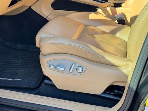 Used 2018 Porsche Macan Base w/ Premium Package Plus image 22