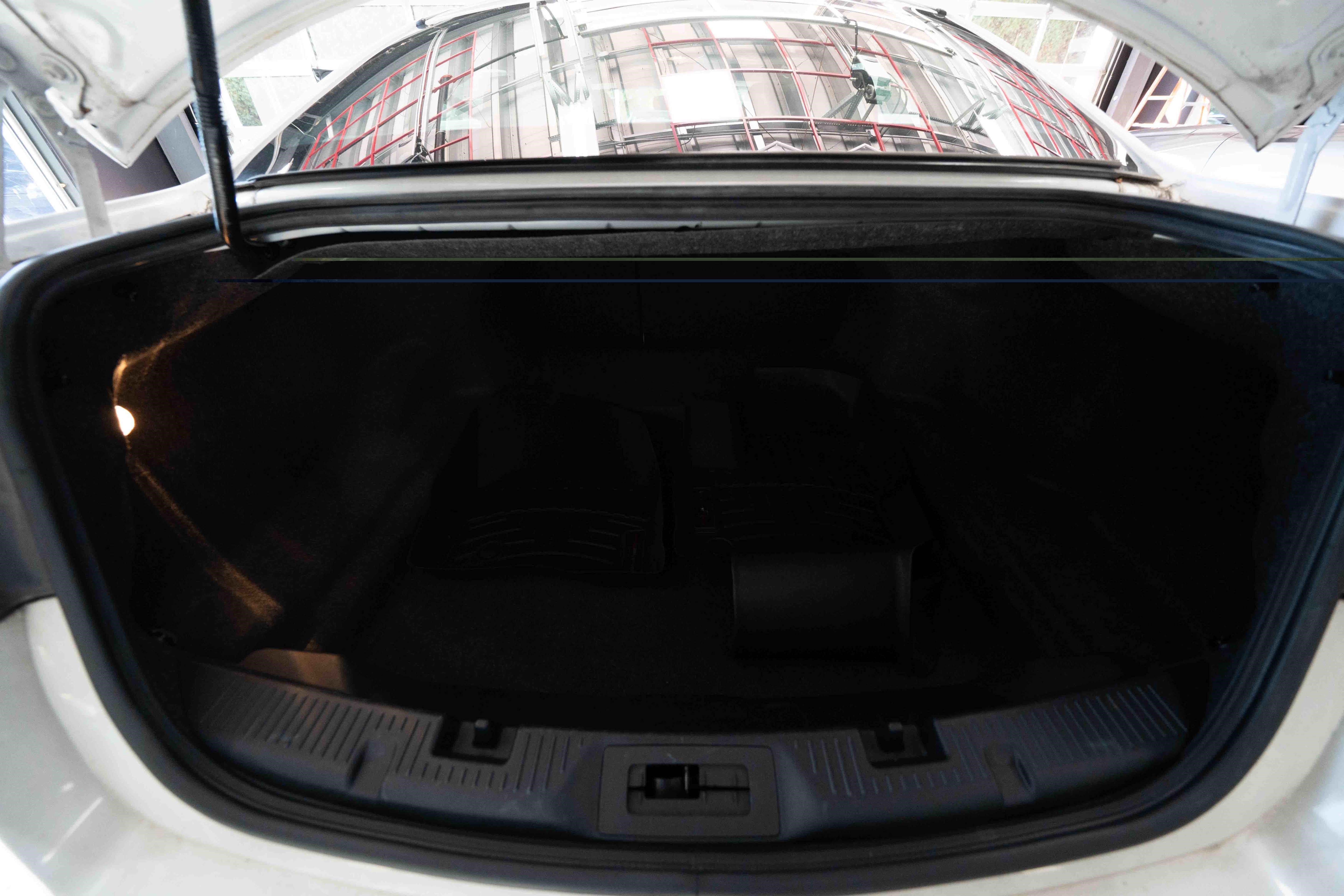 Used 2018 Ford Taurus SHO AWD/4WD image 26