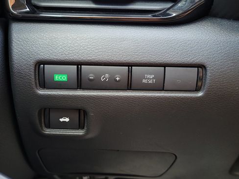 Certified 2024 Nissan Sentra SV FWD image 29