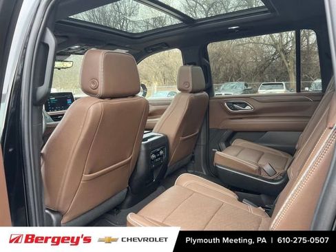 Used 2023 Chevrolet Suburban High Country image 6