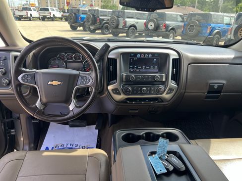Used 2017 Chevrolet Silverado 1500 LTZ AWD/4WD image 35