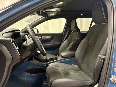 Used 2023 Volvo XC40 Recharge Plus w/ Protection Package Premier AWD/4WD image 15