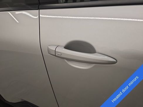 Used 2025 Nissan Rogue SV AWD/4WD image 8
