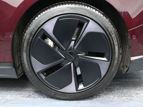 Used 2024 Lucid Air Touring image 11