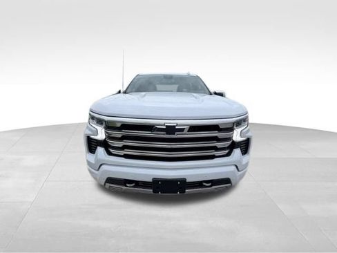 Certified 2026 Chevrolet Silverado 1500 High Country w/ High Country Premium Package AWD/4WD image 3
