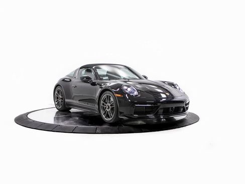 Certified 2023 Porsche 911 50th Anniversary Edition image 9