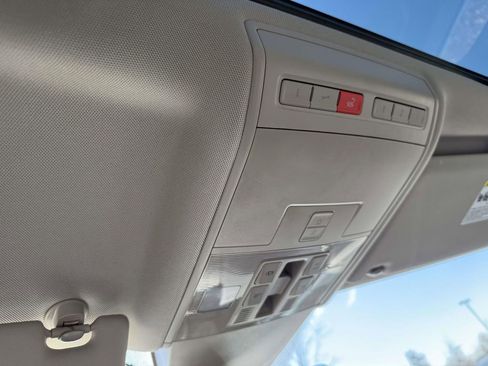 Used 2019 Volkswagen Atlas SE image 27