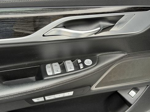 Used 2018 BMW 740i RWD image 29