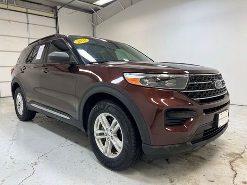 Used 2020 Ford Explorer XLT w/ Comfort Package image 7