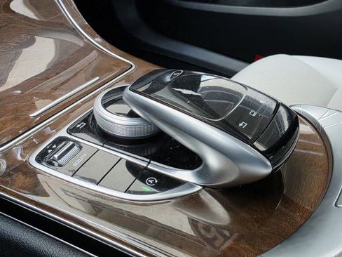 Used 2015 Mercedes-Benz C 300 Sedan image 24
