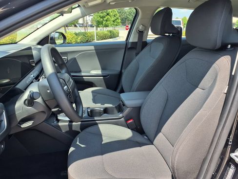 Used 2025 Kia K4 FWD image 14