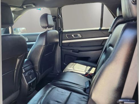 Used 2017 Ford Explorer XLT w/ Equipment Group 202A image 17