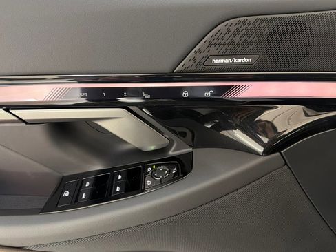 New 2026 BMW i5 eDrive40 w/ M Sport Package RWD image 13