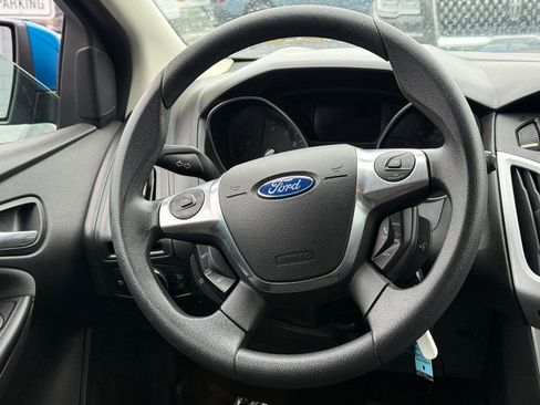 Used 2013 Ford Focus SE w/ SE Winter Pkg image 15