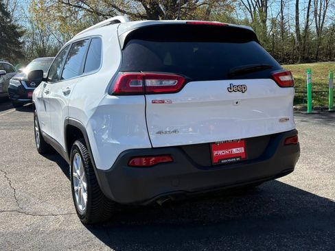 Used 2017 Jeep Cherokee Latitude w/ Cold Weather Group AWD/4WD image 7