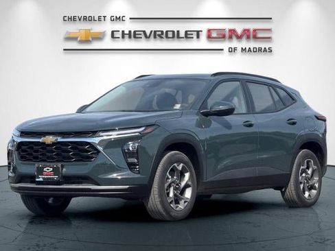 New 2026 Chevrolet Trax LT w/ LT Convenience Package FWD image 7