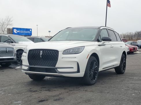 New 2026 Lincoln Corsair Premiere image 2