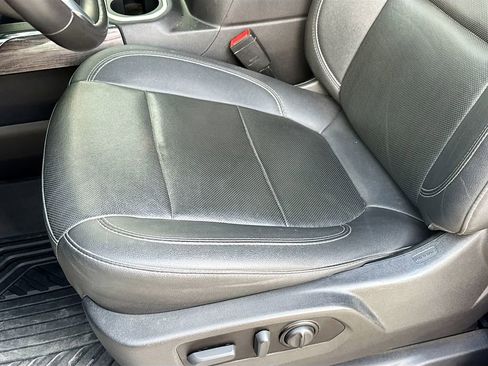 Used 2022 Chevrolet Silverado 1500 LTZ image 19