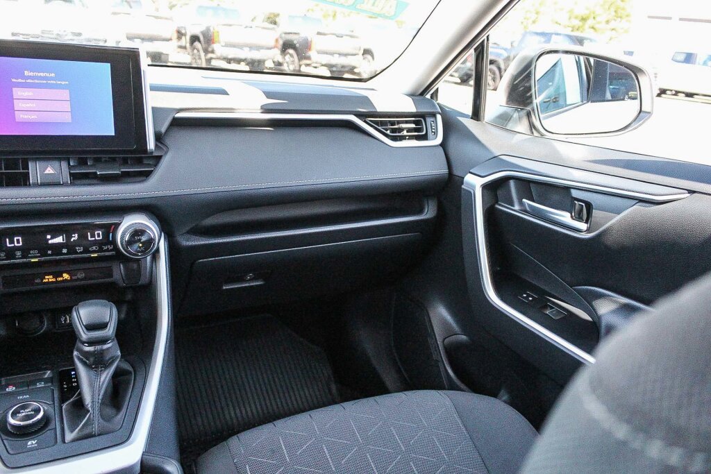 Certified 2025 Toyota RAV4 XLE AWD/4WD image 6