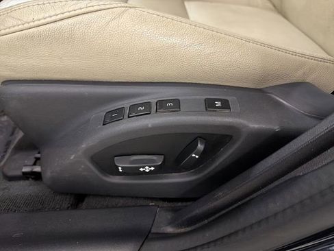 Used 2017 Volvo V60 T5 Premier w/ Convenience Package image 21