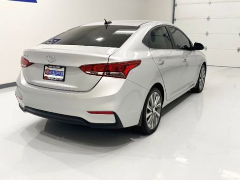 Used 2021 Hyundai Accent Limited image 13