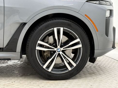 Used 2023 BMW X7 xDrive40i w/ M Sport Package AWD/4WD image 13