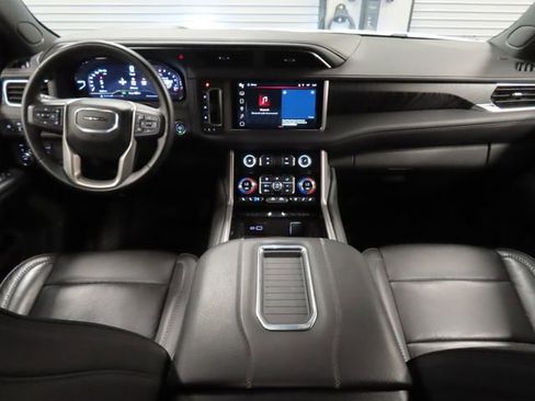Used 2024 GMC Yukon XL Denali AWD/4WD image 24