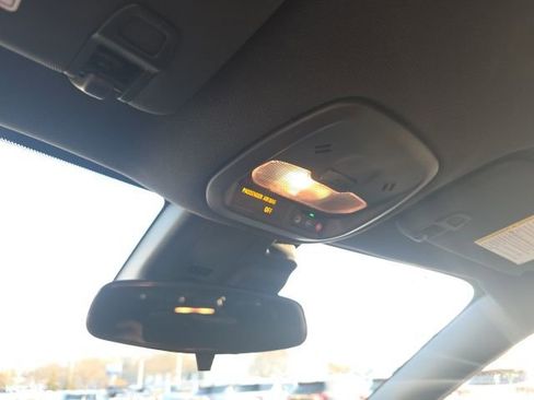 Used 2024 Chevrolet Trax RS image 20