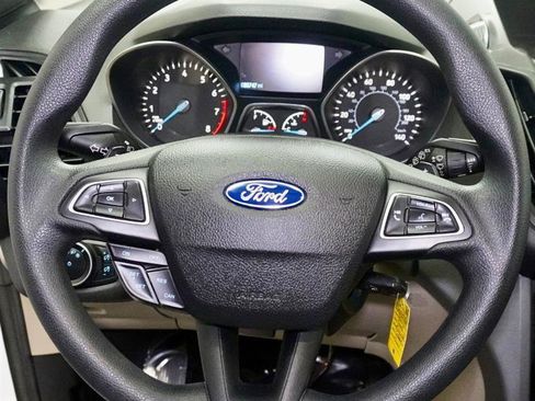 Used 2017 Ford Escape SE image 12