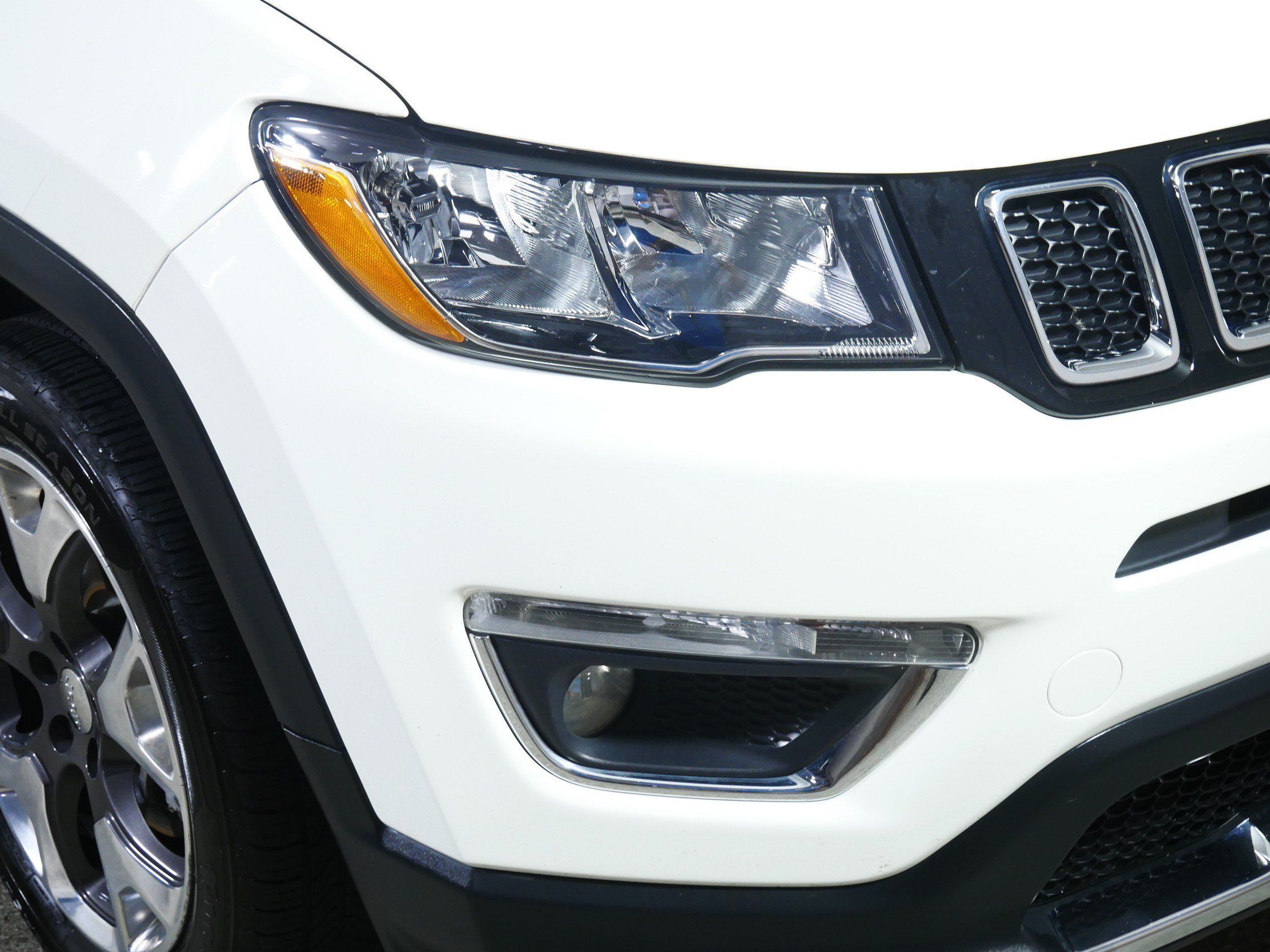 Used 2017 Jeep Compass Limited w/ Navigation Group AWD/4WD image 16