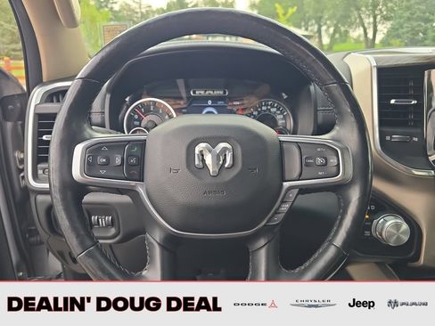 Used 2019 RAM 1500 Laramie AWD/4WD image 16