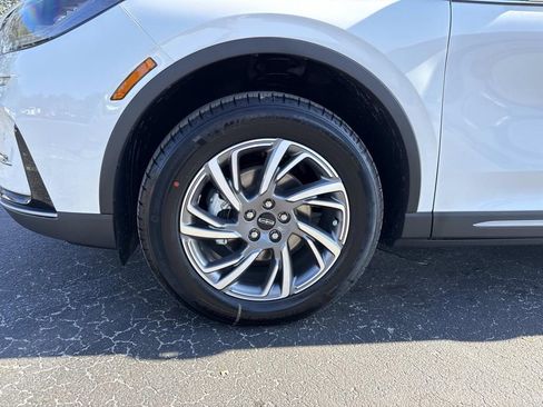 New 2026 Lincoln Corsair Premiere image 10