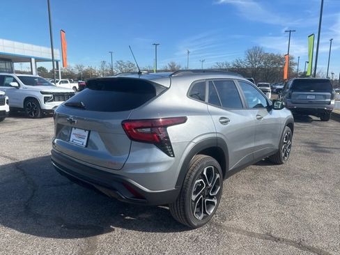 New 2026 Chevrolet Trax RS w/ Driver Confidence Package image 3