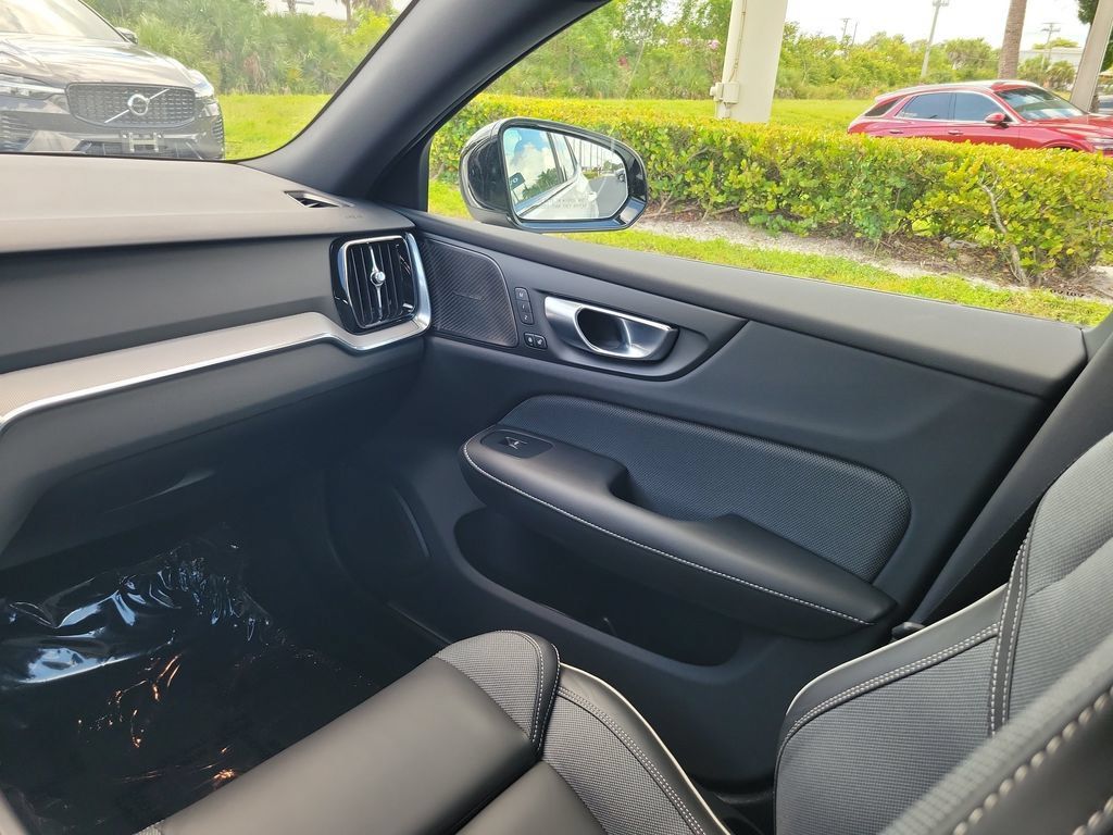 Used 2024 Volvo S60 B5 Plus w/ Climate Package AWD/4WD image 15
