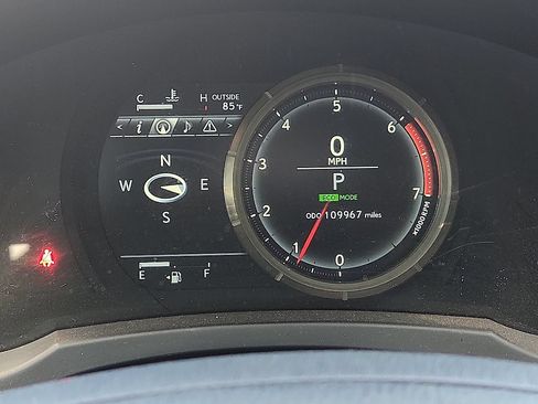 Used 2016 Lexus RC 200t RWD image 10